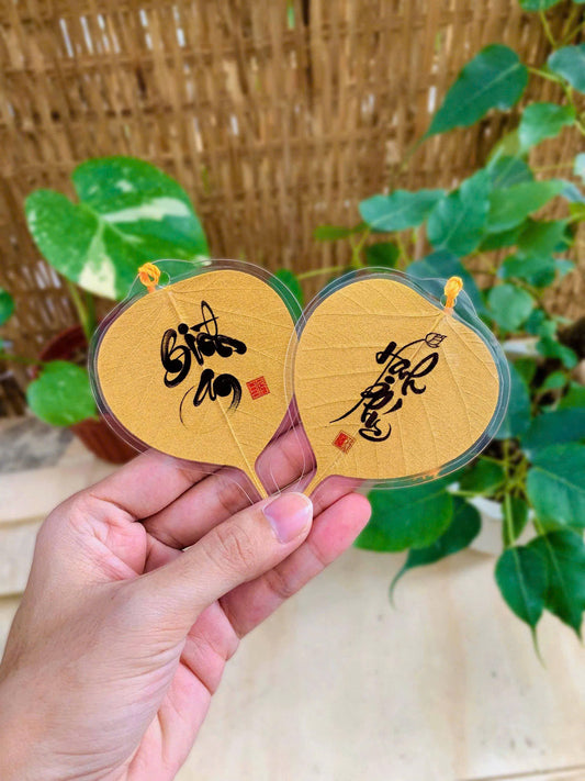 Lá Bồ Đề Phủ Nhũ Vàng In Chữ Thư Pháp May Mắn