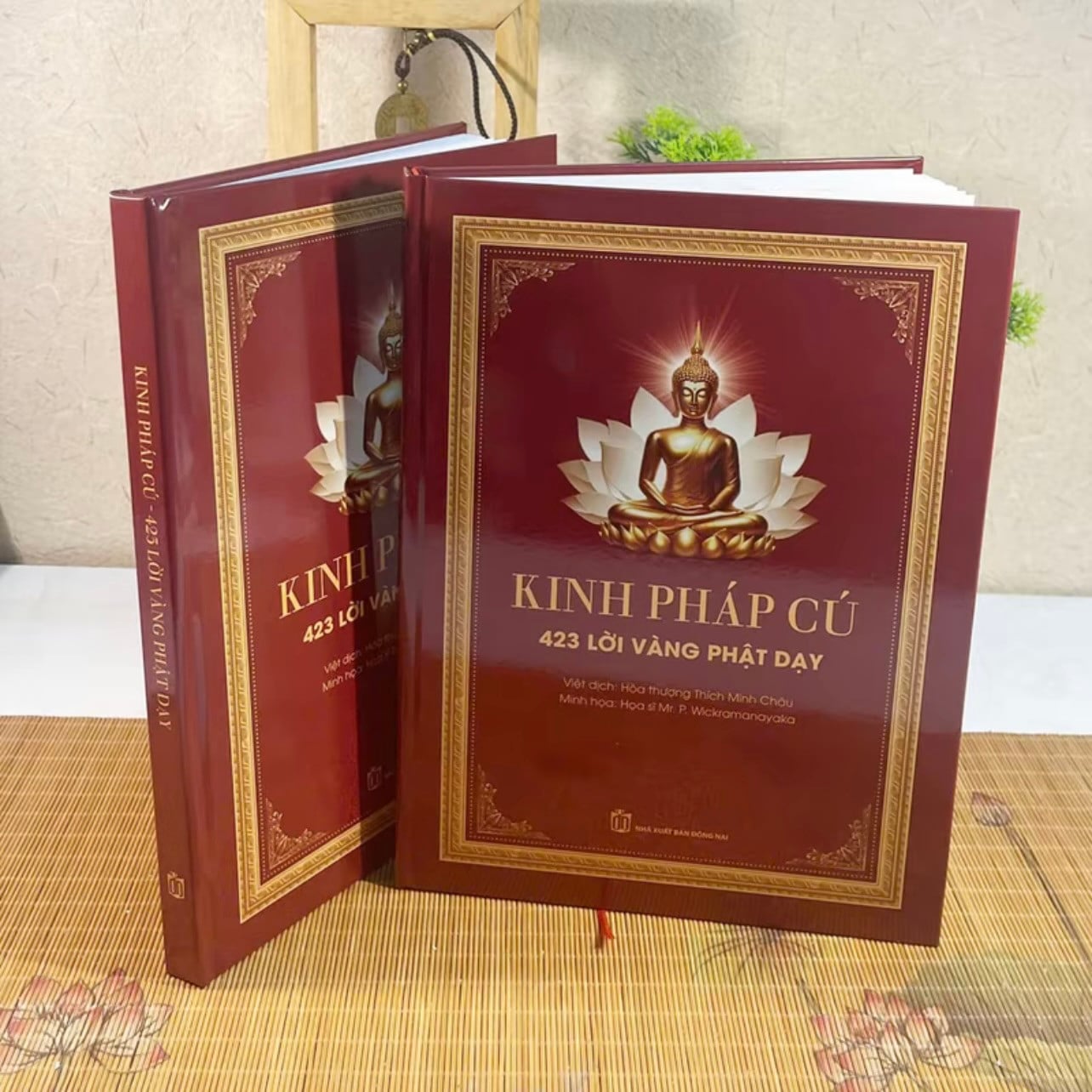 Sách Kinh Pháp Cú In Màu - 423 Lời Vàng Phật Dạy (Ấn Bản Bìa Cứng)