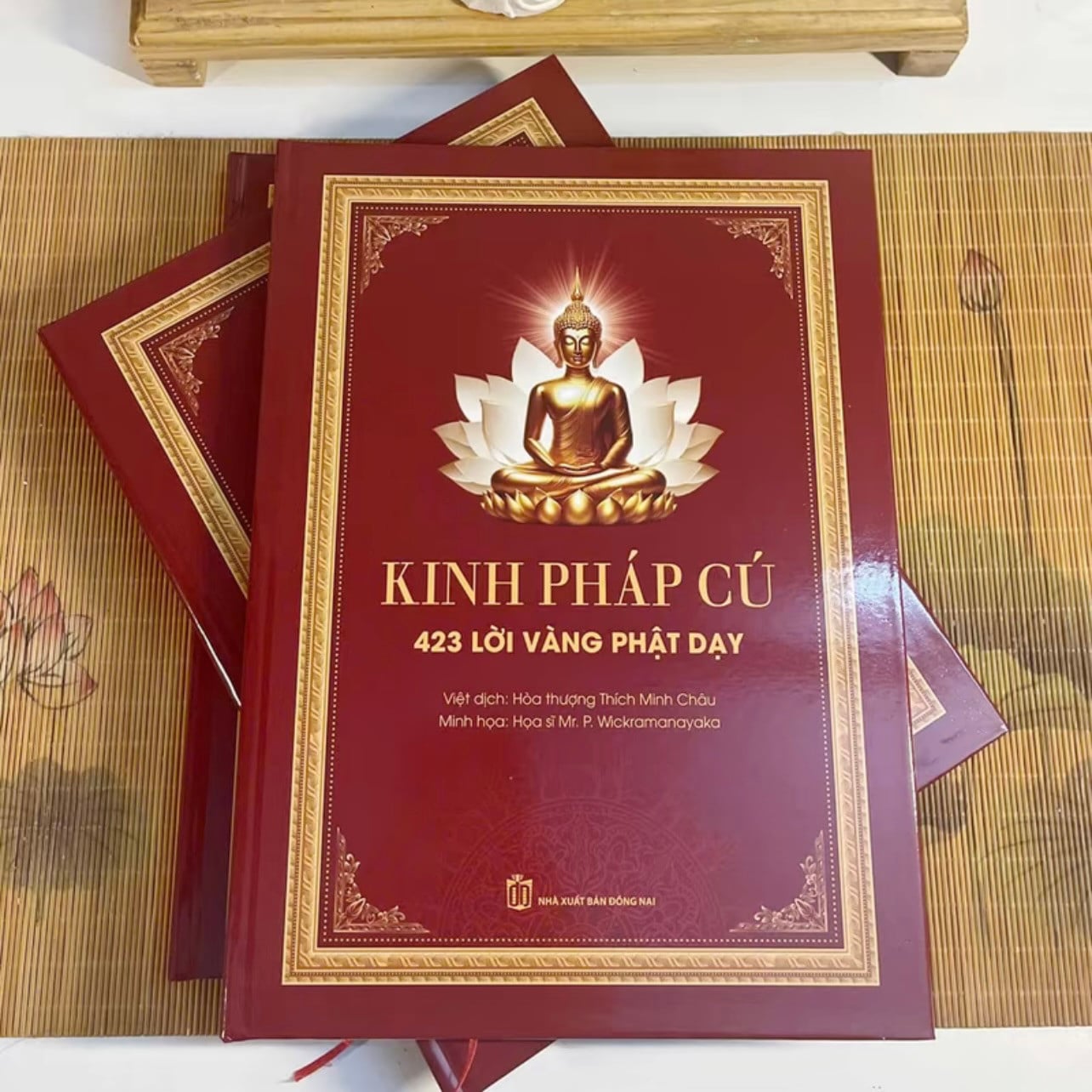 Sách Kinh Pháp Cú In Màu - 423 Lời Vàng Phật Dạy (Ấn Bản Bìa Cứng)