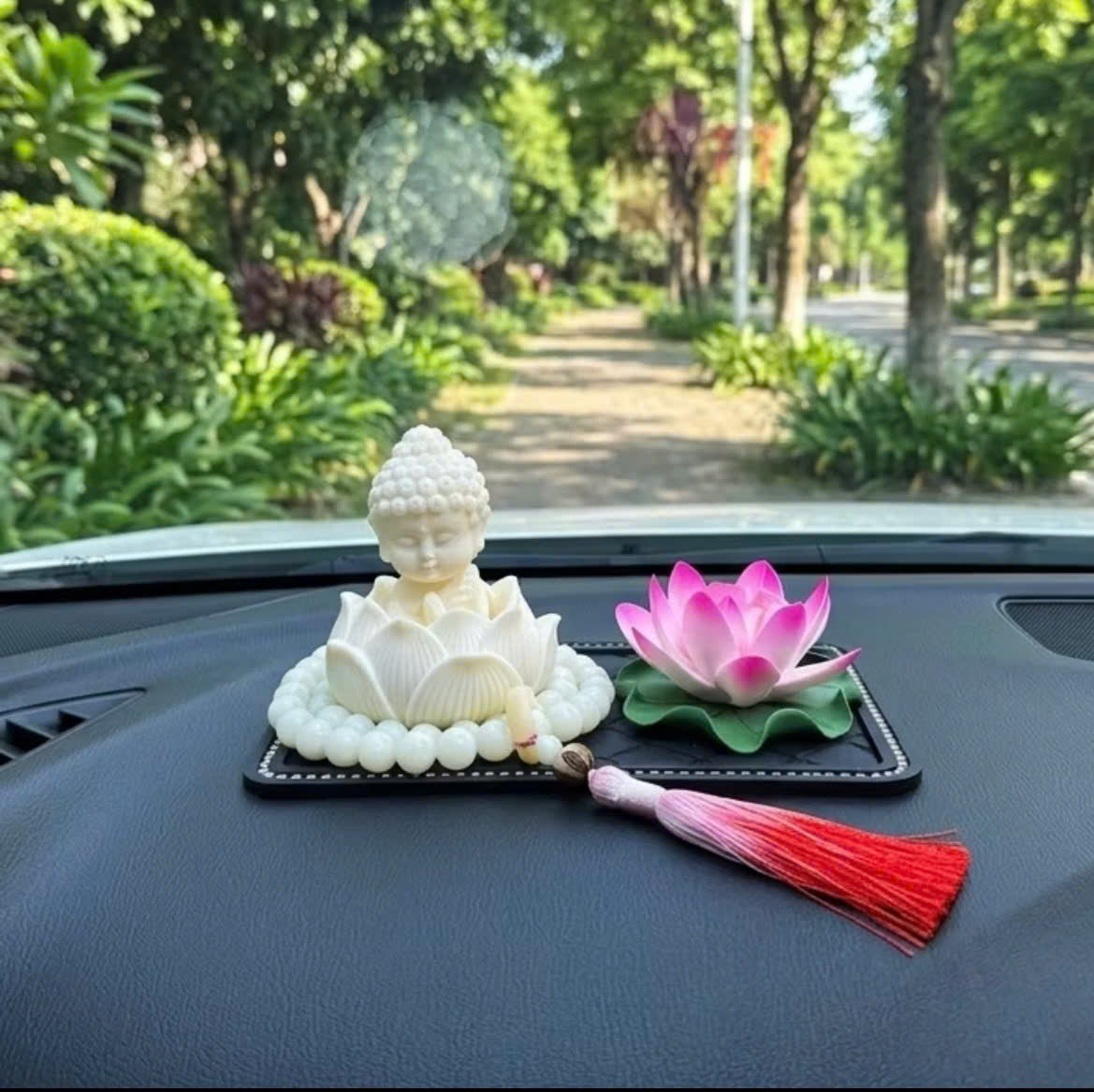 Tượng Phật Trang Trí Sakyamuni mỉm cười  bình an may mắn để trên taplo ô tô cao cấp- Tượng Phật trang trí taplo ô tô