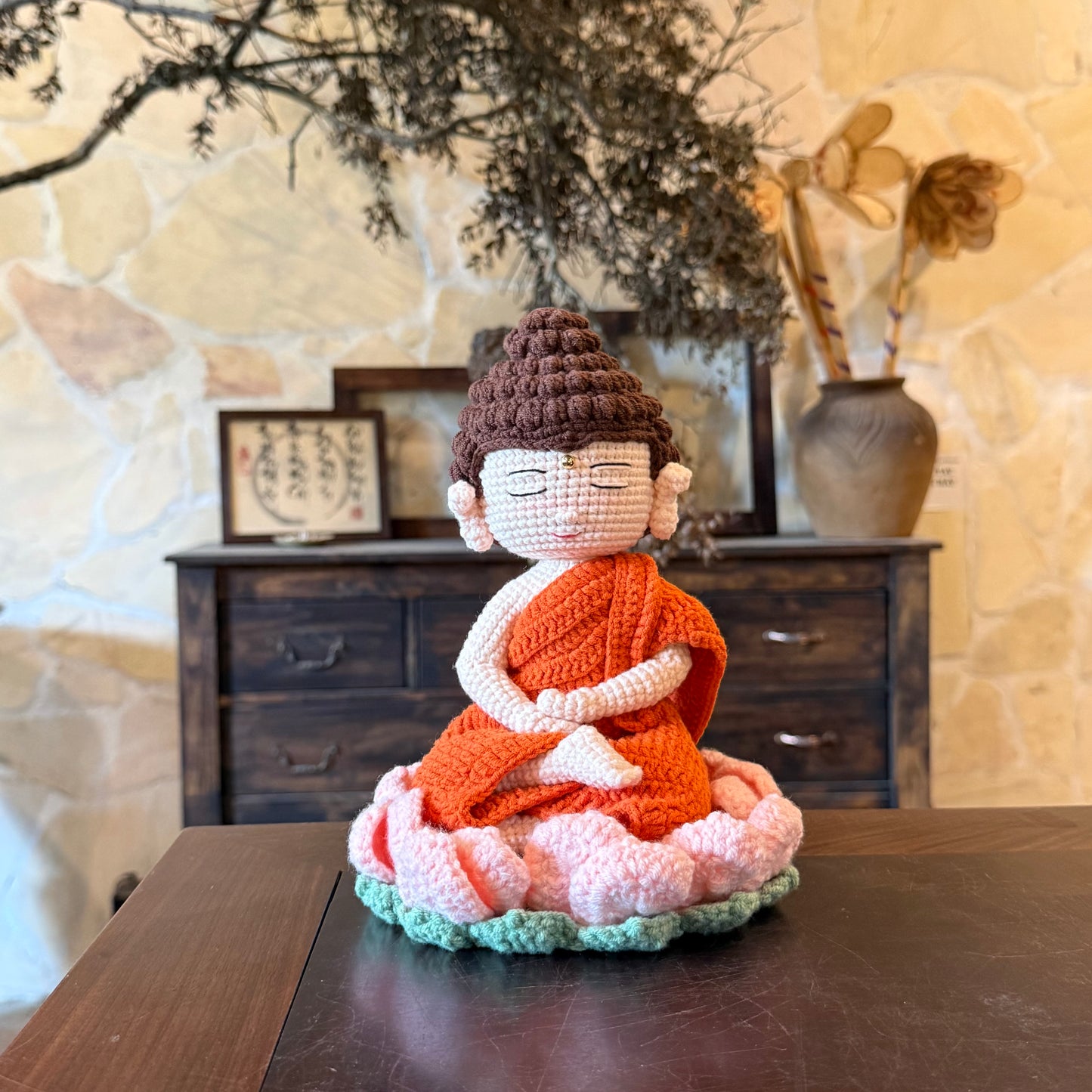 Tượng Phật A Di Đà Đan Len Thủ Công - Tặng Đài Sen + Hộp Mica