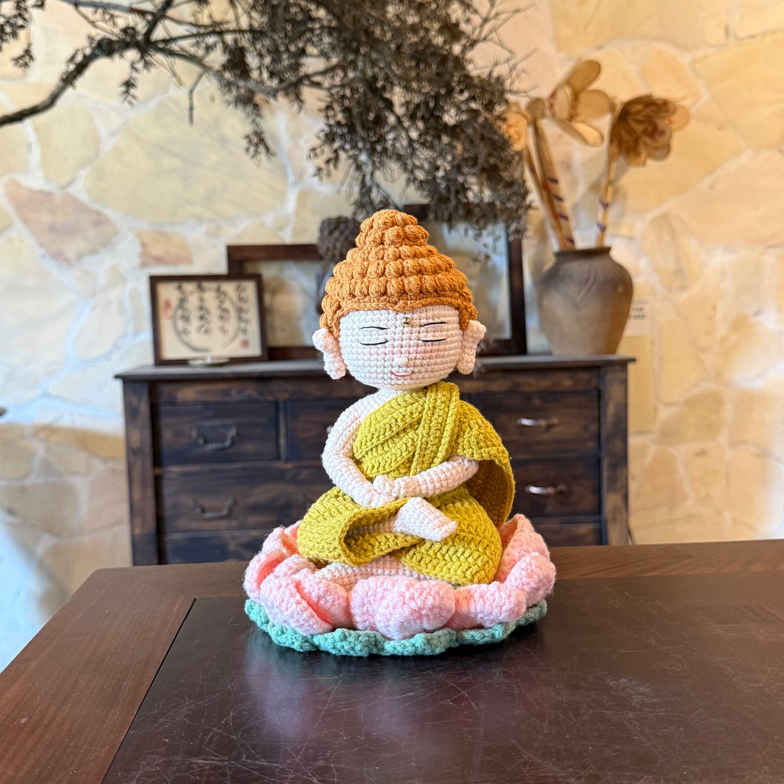 Tượng Phật A Di Đà Đan Len Thủ Công - Tặng Đài Sen + Hộp Mica