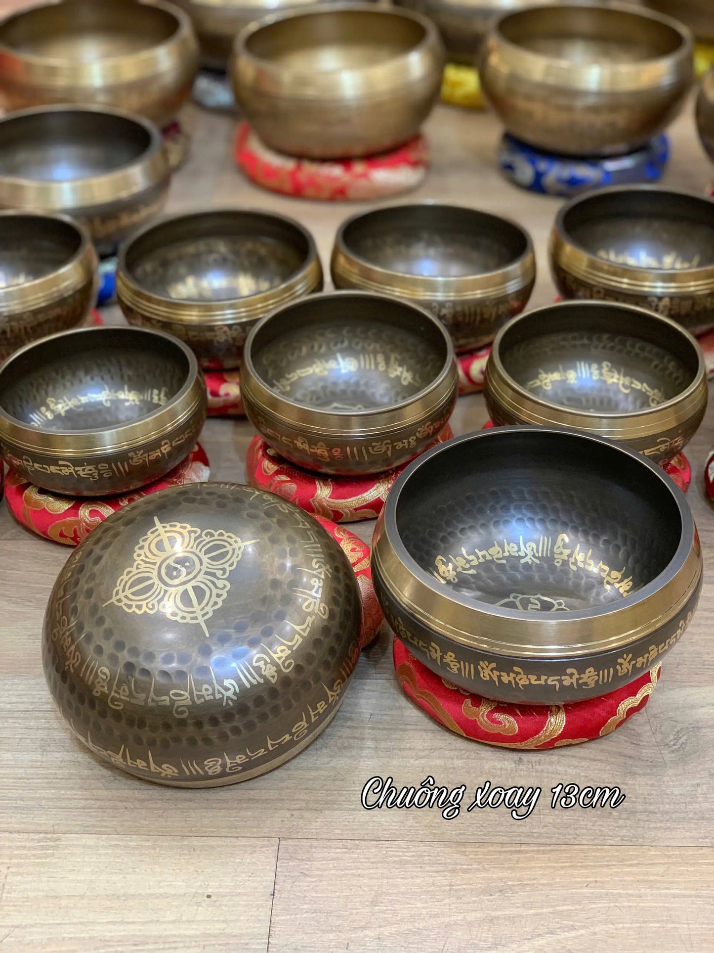 [13cm] Chuông Xoay Nepal - Tặng Kèm Đế Gỗ + Dùi Gỗ