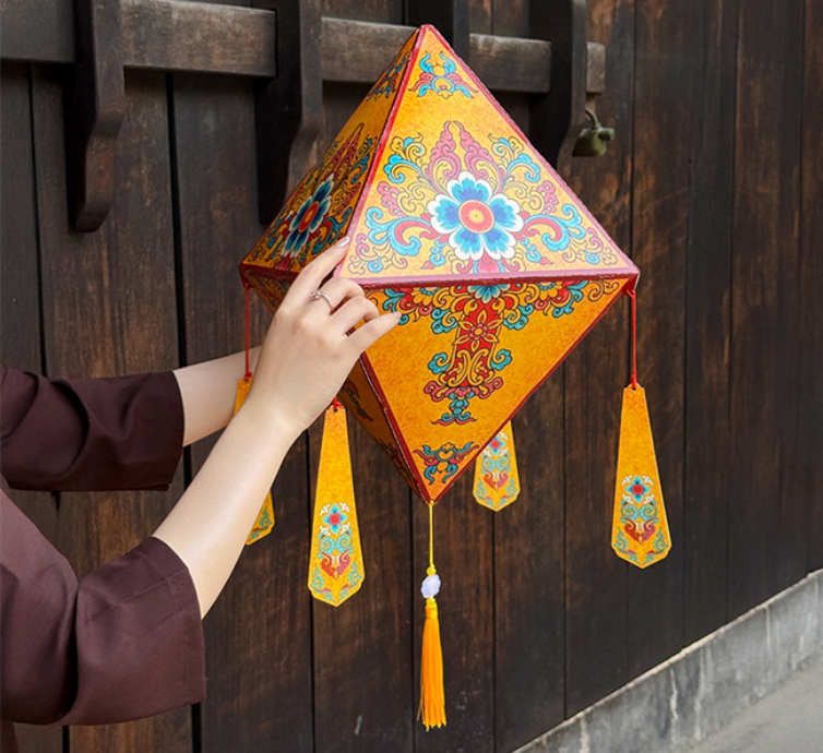 [45cm] Lồng Đèn Hình Chóp "Kim Tháp Vân Đăng"