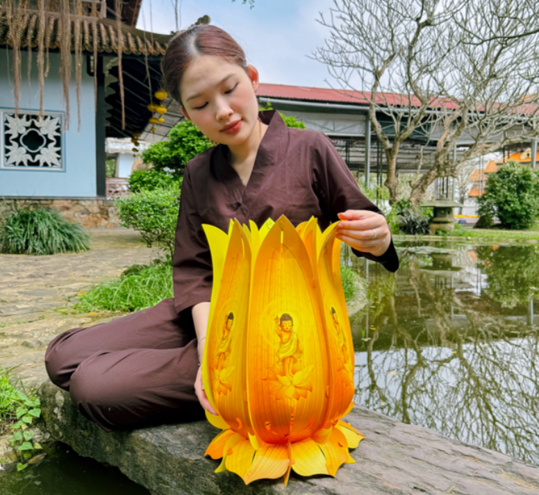 [41cm] Lồng Đèn Hoa Sen Lục Bình