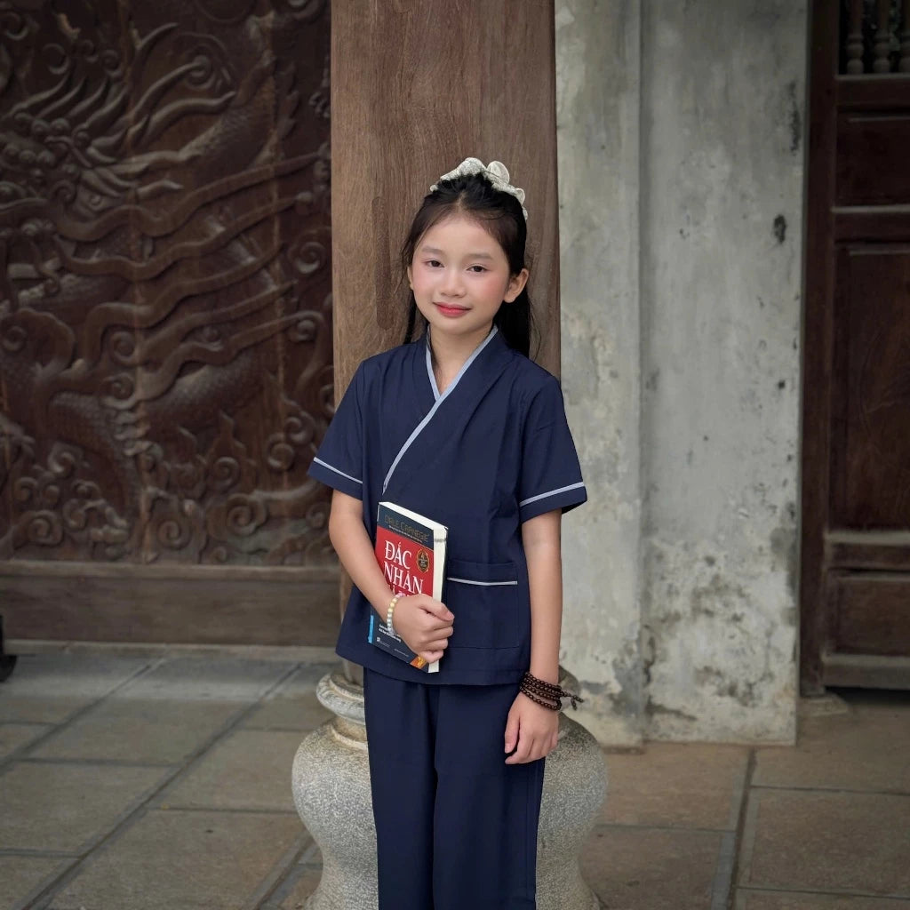 Pháp phục đi chùa cho bé trai, bé gái cổ vạt chéo lụa nhuyễn mềm mát Đồ lam cho bé đi lễ từ 16-40kg