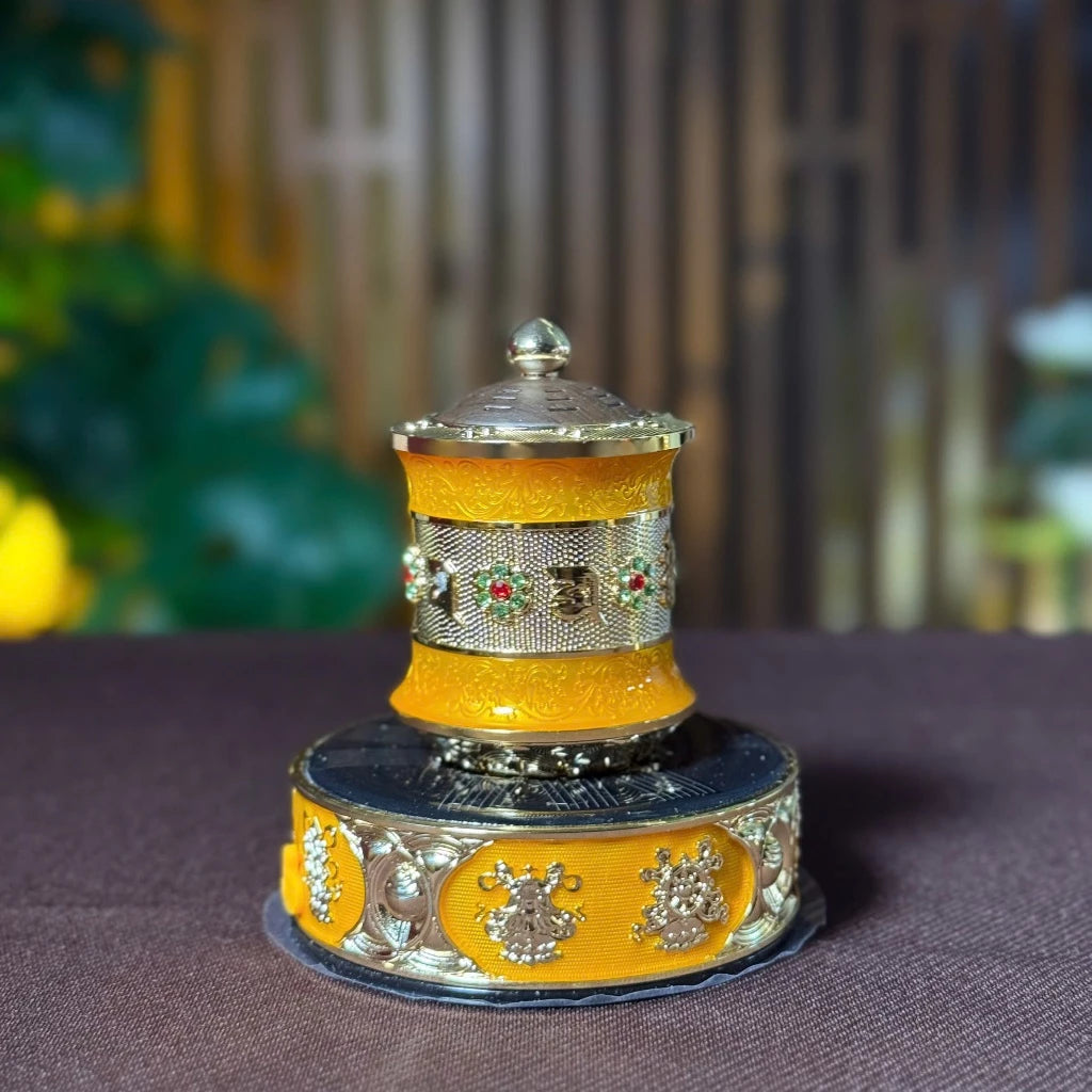 Kinh luân để ô tô, góc tu tập, bàn làm việc, pin năng lượng mặt trời