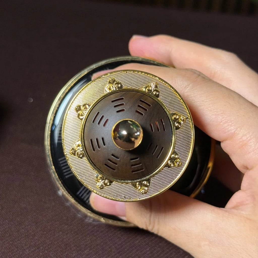 Kinh luân để ô tô, góc tu tập, bàn làm việc, pin năng lượng mặt trời