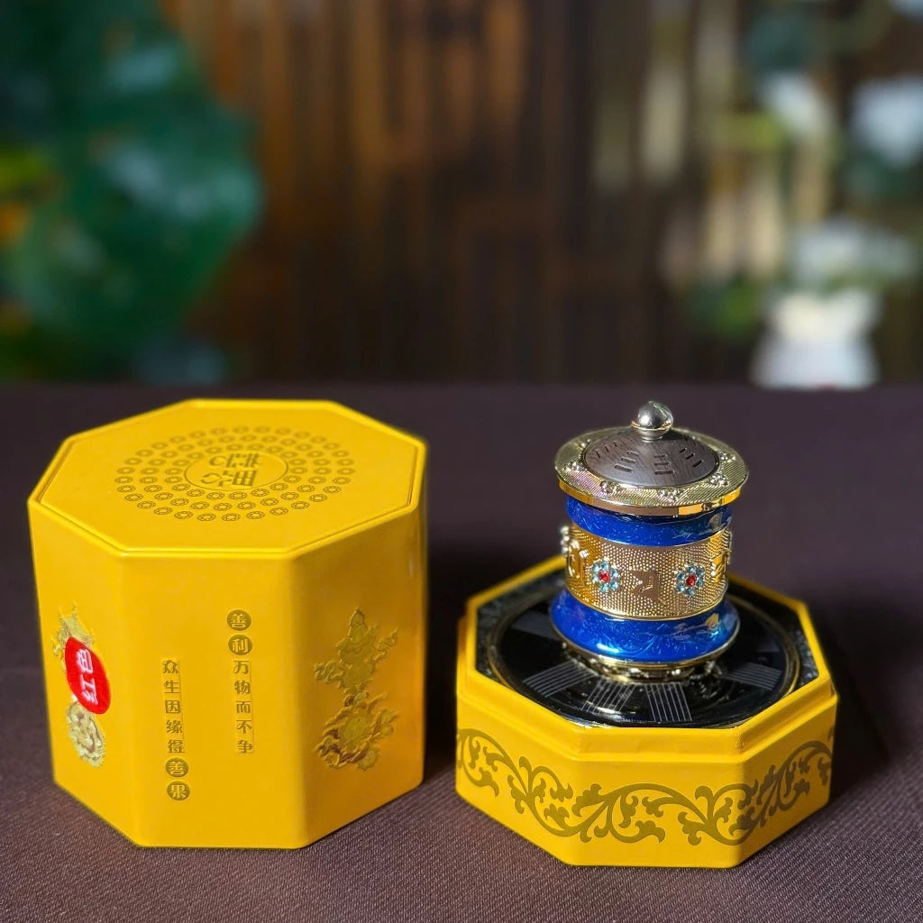 Kinh luân để ô tô, góc tu tập, bàn làm việc, pin năng lượng mặt trời