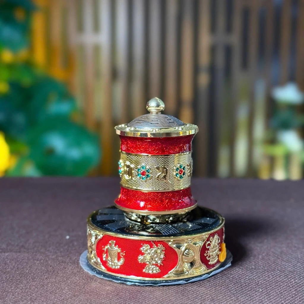 Kinh luân để ô tô, góc tu tập, bàn làm việc, pin năng lượng mặt trời