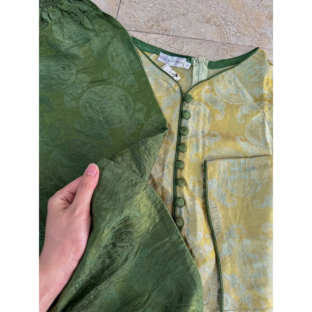 PP444 pháp phục nữ dáng bà ba cổ tim phối viền cách điệu và sang trọng chất liệu lụa tằm ánh kim mềm mát